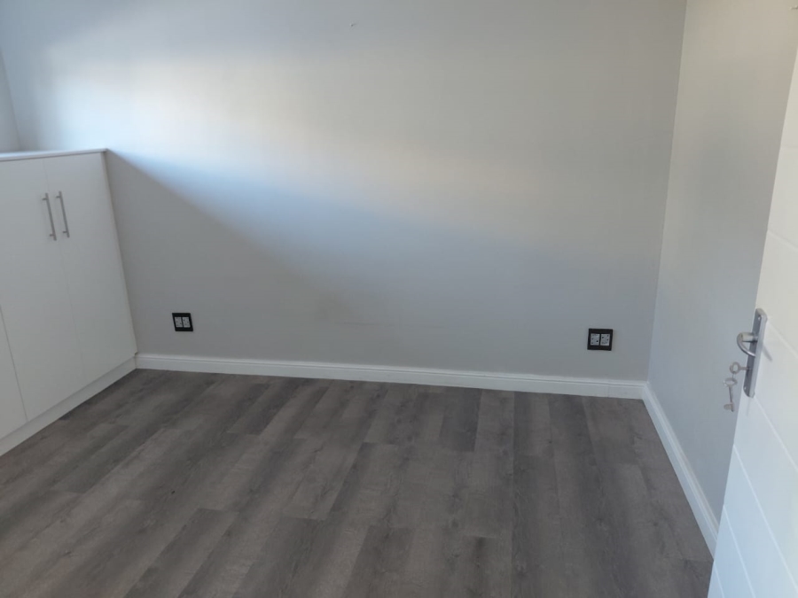 To Let 1 Bedroom Property for Rent in Protea Heights Western Cape